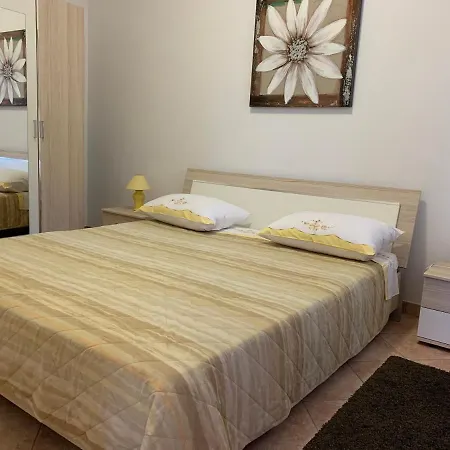 Apartments & Room Piutti Bale Exterior photo